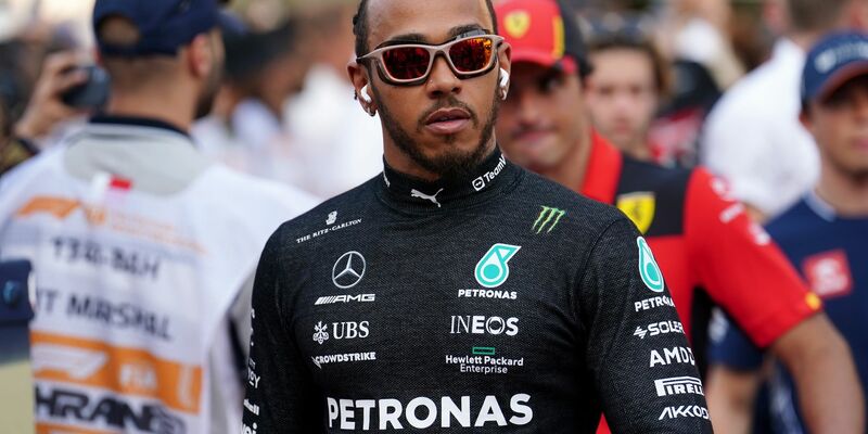 Laut eines Medienberichts soll Lewis Hamilton Gespräche mit Ferrari geführt haben. - Foto: David Davies/PA Wire/dpa