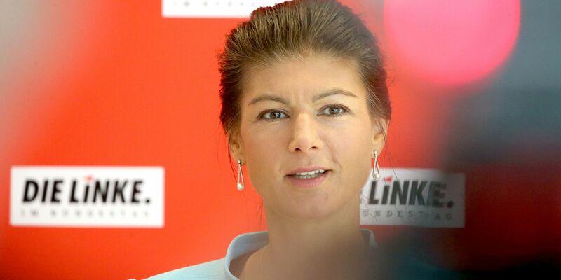 Mit der Gründung einer eigenen Partei liebäugelt sie bereits seit Längerem: Sahra Wagenknecht. - Foto: Wolfgang Kumm/dpa