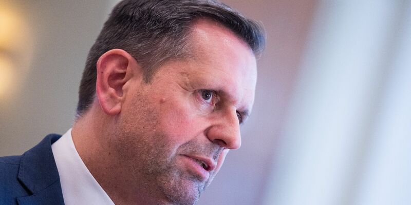 Die Verkehrsminister der Länder in Münster. - Foto: Rolf Vennenbernd/dpa