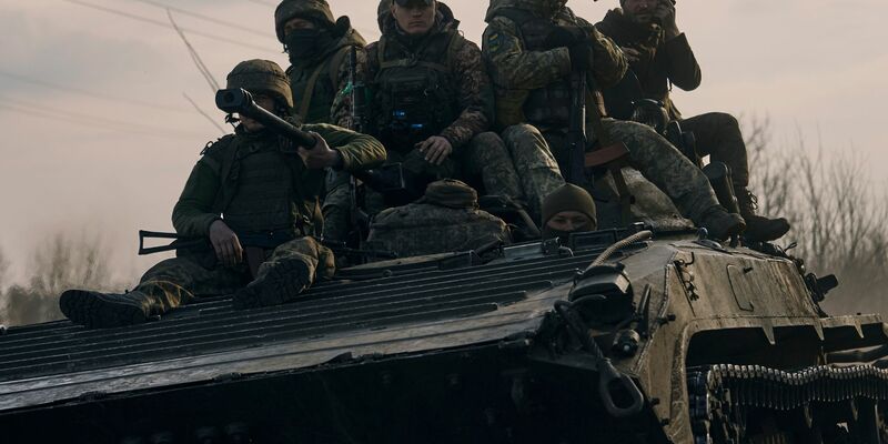 Die Region um Bachmut ist Schauplatz heftiger Kämpfe mit den russischen Streitkräften. - Foto: LIBKOS/AP