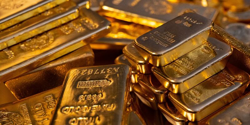 Da Gold selbst keine Zinsen abwirft, verstärkt die Aussicht auf fallende Zinsen die Nachfrage nach dem Edelmetall. (Archivbild) - Foto: Sven Hoppe/dpa