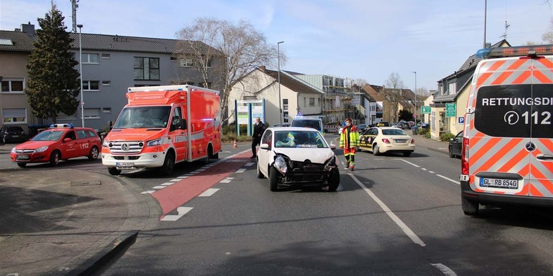 POL-RBK: Bergisch Gladbach - Auffahrunfall mit mehreren Verletzten - Foto: presseportal.de