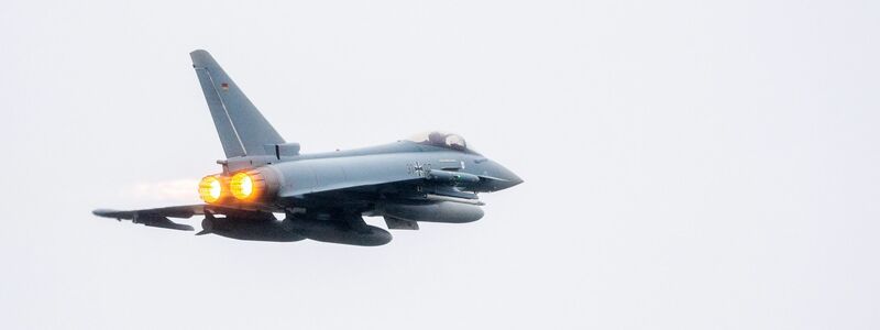Deutsche Eurofighter sollen von Polen aus zum Schutz der Nato-Ostflanke beitragen. (Archivbild) - Foto: Hauke-Christian Dittrich/dpa