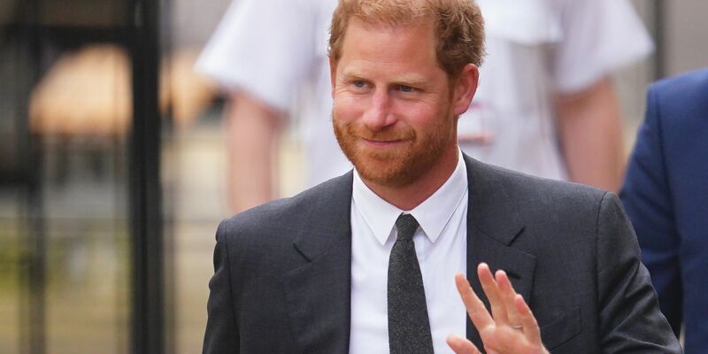 Der britische Prinz Harry hat Klage gegen die Bourlevardzeitung The Sun eingereicht. (Archivfoto) - Foto: Victoria Jones/PA Wire/dpa