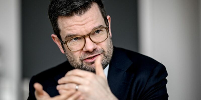 «Das deutsche Namensrecht ist offen gestanden mit der gesellschaftlichen Wirklichkeit in diesem Land nicht mehr kompatibel», sagte der federführende Justizminister Marco Buschmann (FDP). - Foto: Britta Pedersen/dpa