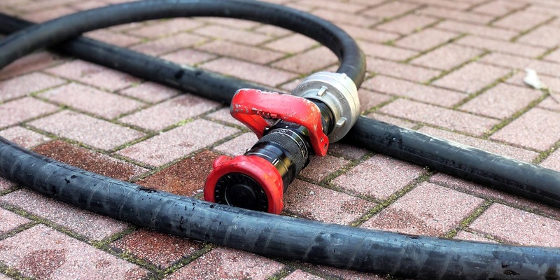 FW Alpen: Mülltonnenbrand - Foto: presseportal.de