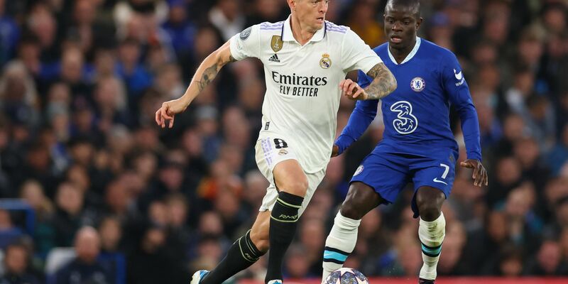 Bleibt Real Madrid ein weiteres Jahr treu: Toni Kroos. - Foto: Shaun Brooks/Action Plus Sports via ZUMA Wire/dpa