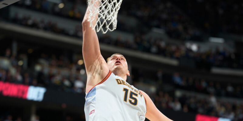 Von den Wolves nicht zu stoppen: Nikola Jokic. - Foto: David Zalubowski/AP/dpa