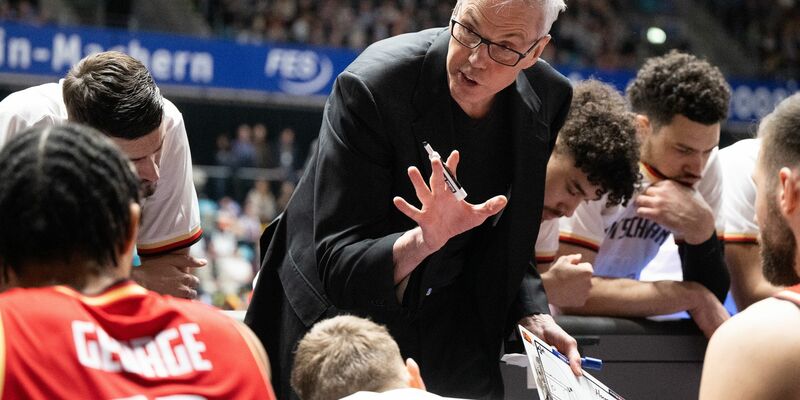 Basketball-Bundestrainer Gordon Herbert setzt auf ein eingespieltes Team. - Foto: Sebastian Gollnow/dpa