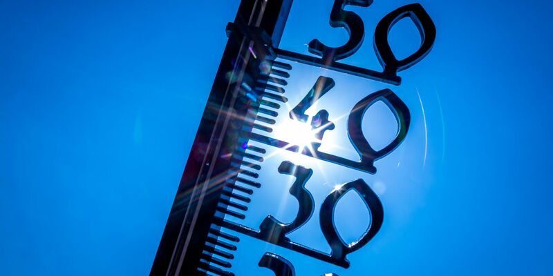 Es wird heiß, teils auch sehr heiß in Deutschland. (Archivbild) - Foto: Jens Büttner/dpa