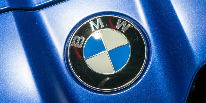 BMW hält wenig von neuen Prämien für Elektroautos. - Foto: Peter Kneffel/dpa