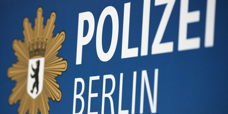 Am Freitagabend wurde die Polizei zu einem Tatort in Lindow gerufen. (Symbolbild) - Foto: Soeren Stache/dpa