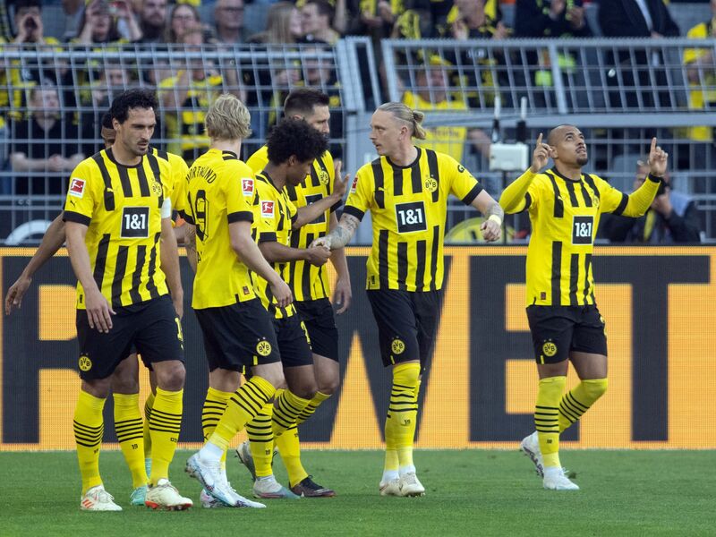 Die Bayern Legen Im Titelkampf Vor, Borussia Dortmund Zieht Nach.