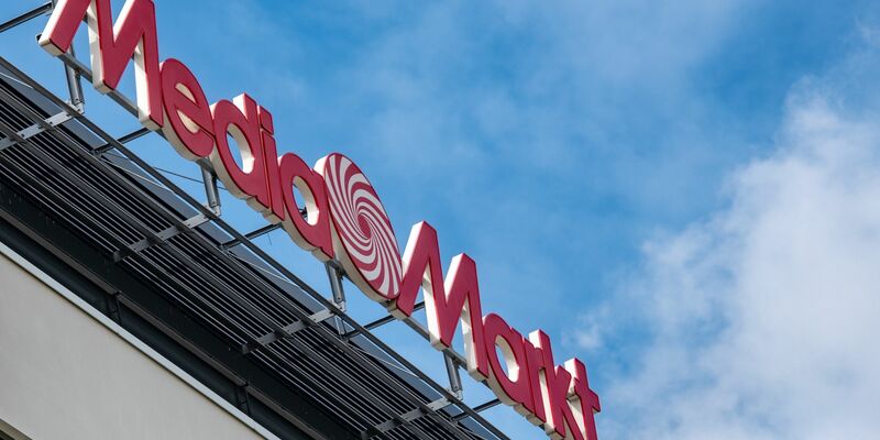 Ab April können sich Kunden von Media Markt und Saturn bestimmte Produkte innerhalb von 90 Minuten liefern lassen. - Foto: Armin Weigel/dpa