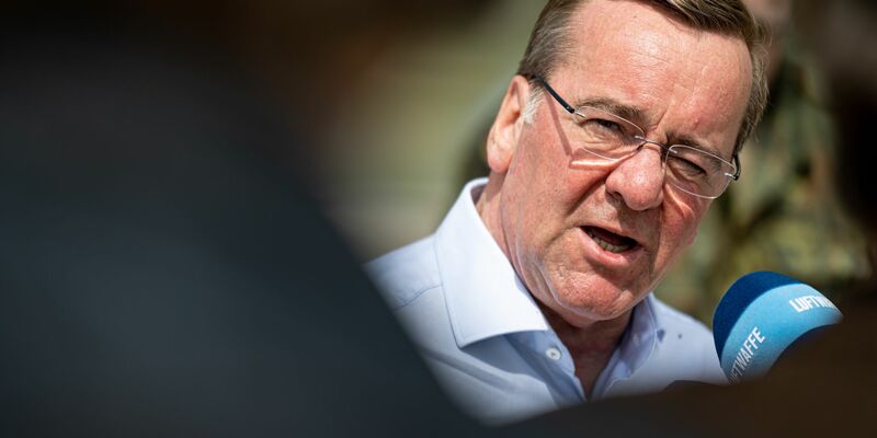 Bundesverteidigungsminister Boris Pistorius verzichtet auf eine Reise in den Irak. - Foto: Fabian Sommer/dpa