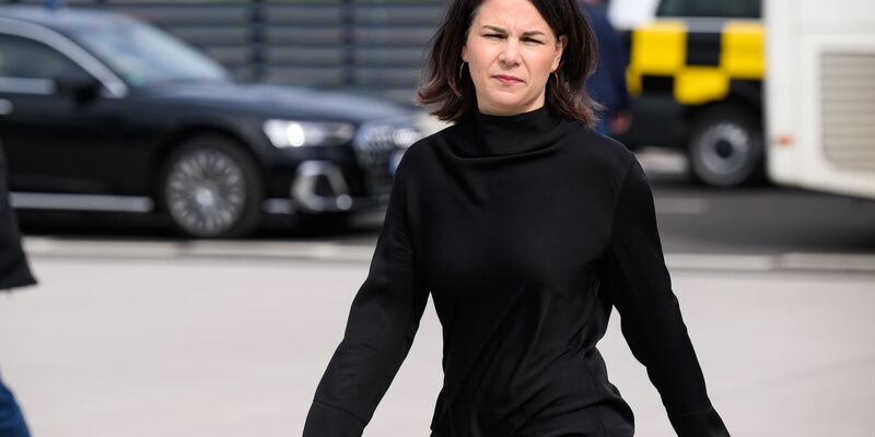 Außenministerin Annalena Baerbock äußert sich bei einer Pressekonferenz. - Foto: Bernd von Jutrczenka/dpa