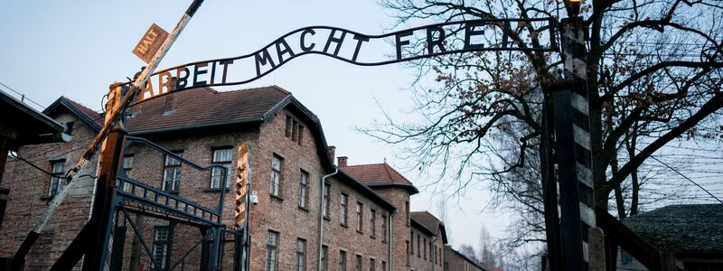 Im Konzentrations- und Vernichtungslager Auschwitz ermordeten die Nationalsozialisten mindestens 1,1 Millionen Menschen, meist Jüdinnen und Juden. - Foto: Kay Nietfeld/dpa