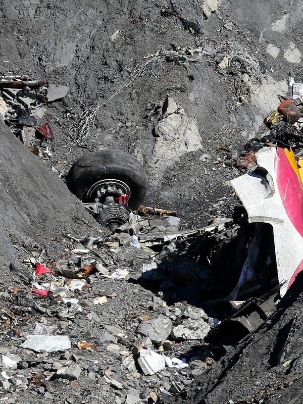 En 2015, un copiloto dirige un avión hacia una montaña, matando a los 150 ocupantes.