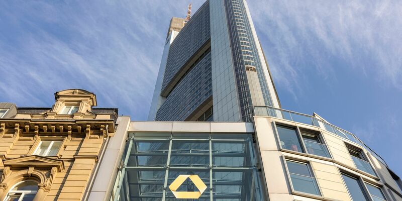 «Derzeit werden händeringend Milliarden für Einsparungen gesucht, aber unberechtigte Gewinne der Banken werden nicht konsequent zurückgeholt», sagt Gerhard Schick, Vorstand der Bürgerbewegung Finanzwende. - Foto: Helmut Fricke/dpa