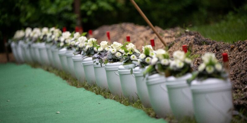 Eine Beisetzung von Körperspendern der Universität Gießen. - Foto: Sebastian Gollnow/dpa