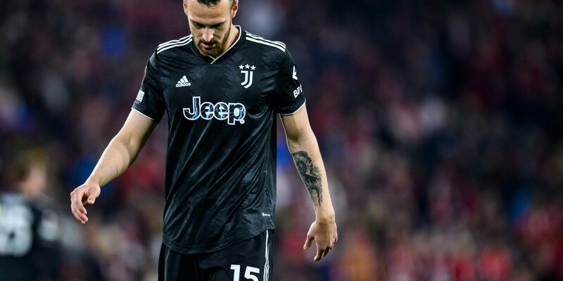Juventus Turin - hier Profi Federico Gatti - werden in der Meisterschaft zehn Punkte abgezogen. - Foto: Tom Weller/dpa