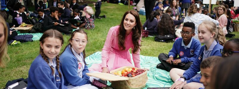 Ein Picknick mit Prinzessin Kate. - Foto: Jordan Pettitt/PA Wire/dpa