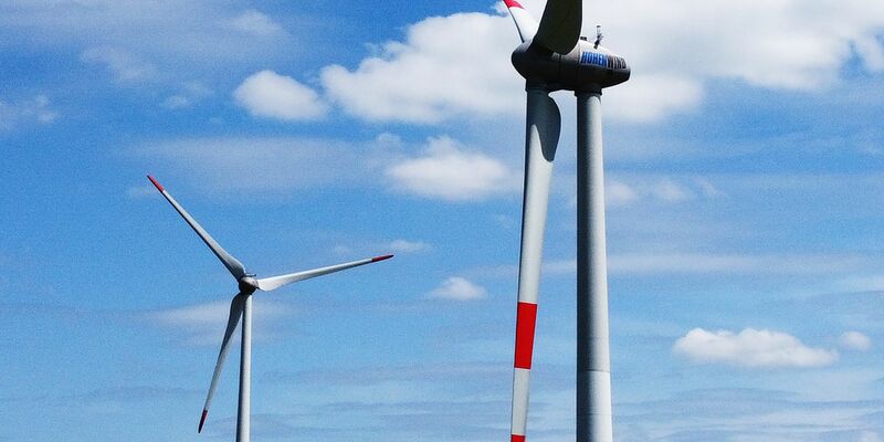Nordrhein-Westfalen, Schleswig-Holstein und Niedersachsen trieben zuletzt den Ausbau von Windrädern voran. - Foto: Arne Dedert/dpa