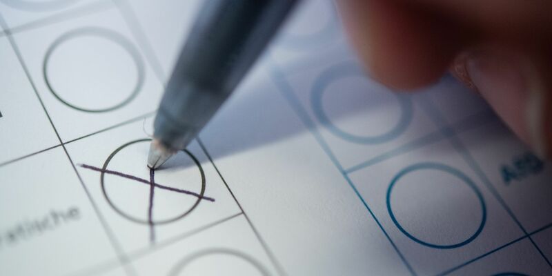 SPD stürzt in Umfrage ab - AfD legt deutlich zu. (Symbolbild) - Foto: Sebastian Gollnow/dpa