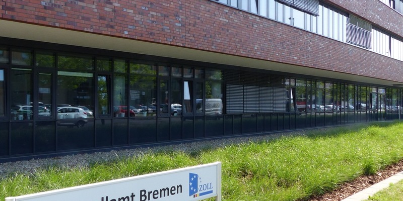 HZA-HB: Erfolgreiche Jahresbilanz des HZA Bremen / über 400 kg Kokain sichergestellt/ 150.000 gefälschte Produkte einbehalten/ 3,8 Milliarden Euro Einnahmen/ erfolgreiche Bekämpfung der Schwarzarbeit - Foto: presseportal.de