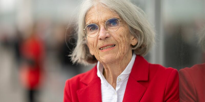 Donna Leon auf der Frankfurter Buchmesse. - Foto: Sebastian Christoph Gollnow/dpa