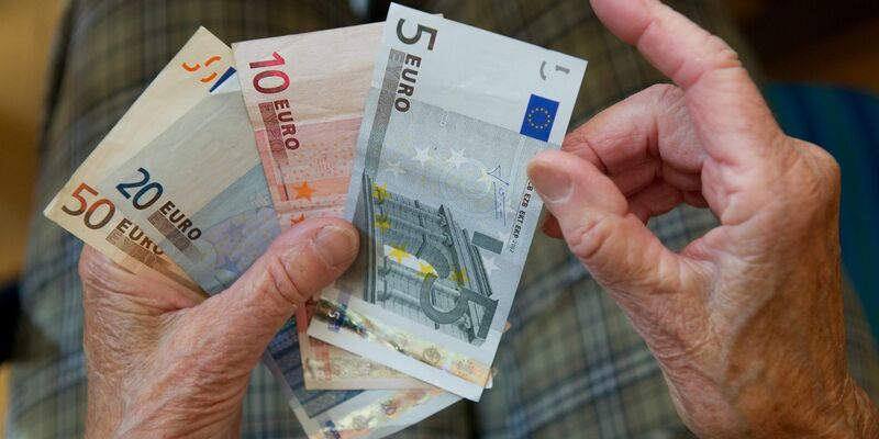 Wenig Geld im Alter? Davor fürchten sich viele Menschen. - Foto: picture alliance / dpa