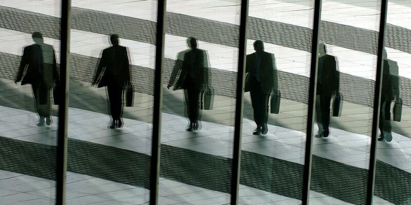 Die Corona-Pandemie hat den deutschen Unternehmen nach eigener Einschätzung viel an Mut und Kraft für Neues geraubt. (Symbolbild) - Foto: Oliver Berg/dpa