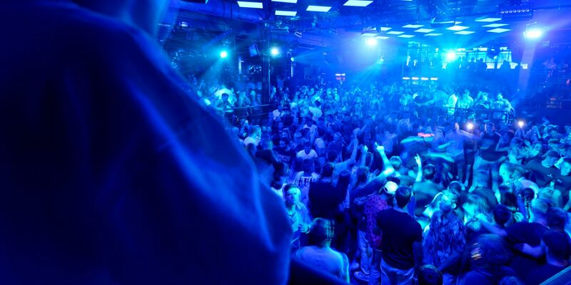 Die Tanzflächen im Club Bootshaus sind sehr beliebt. - Foto: Henning Kaiser/dpa