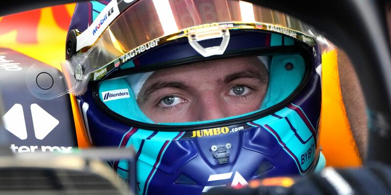 Formel-1-Weltmeister Max Verstappen behält den WM-Kampf im Blick. - Foto: Lynne Sladky/AP/dpa