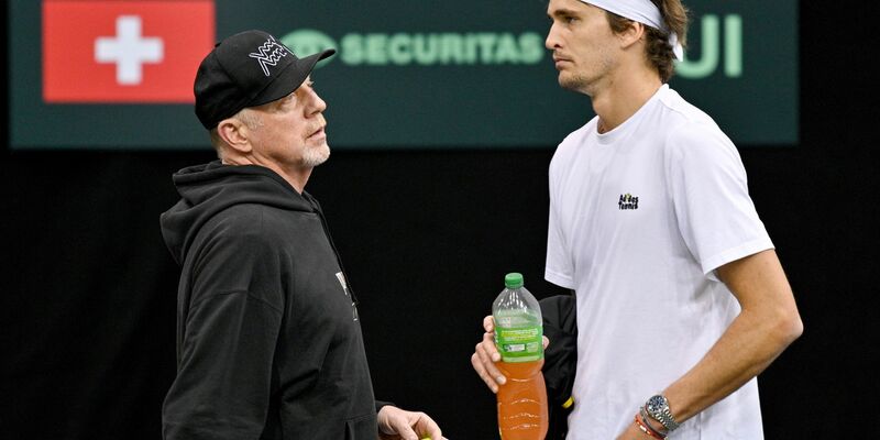 Für Boris Becker gehört Alexander Zverev nicht zu den Favoriten bei den French Open. - Foto: Harald Tittel/dpa
