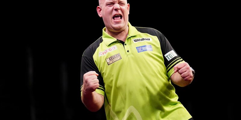 Michael van Gerwen gewann sein Achtelfinale gegen Stephen Bunting deutlich in vier Sätzen. - Foto: Zac Goodwin/PA Wire/dpa