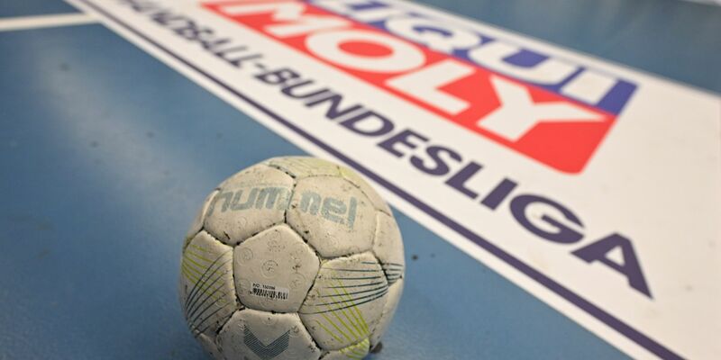Die HBL geht einem Manipulationsverdacht in der 2. Bundesliga nach. - Foto: David Inderlied/dpa