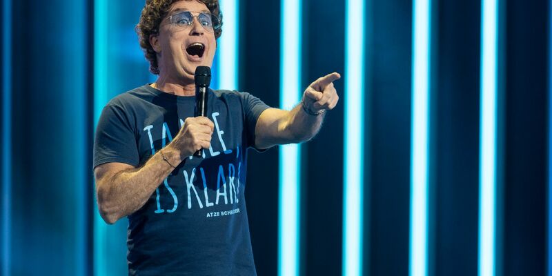 Der Comedian Atze Schröder führt sein Leben heute bewusster als früher. - Foto: Monika Skolimowska/dpa