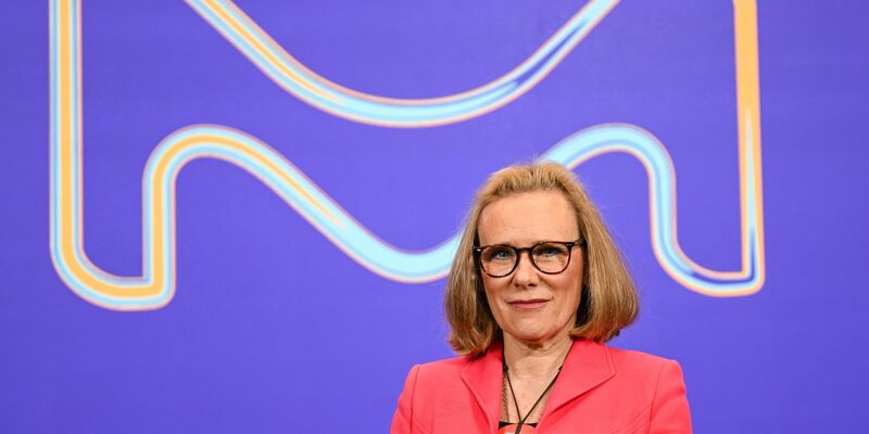 «Wir wollen keine Tierversuche mehr machen», sagt Belén Garijo. - Foto: Arne Dedert/dpa