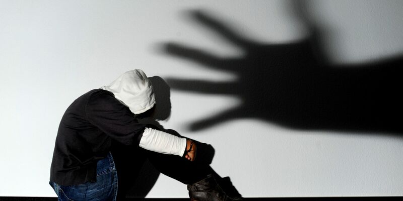 Einem 34-Jährigen aus Marburg wird vorgeworfen, Kinder sexuell missbraucht zu haben. Er wurde in Untersuchungshaft gebracht. - Foto: Julian Stratenschulte/dpa