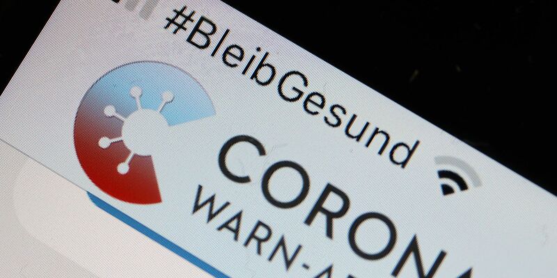 Die Abschlussrechnung für die App steht noch aus. Die Kosten dürften aber bei über 220 Millionen Euro liegen, deutlich mehr als ursprünglich geplant. - Foto: Oliver Berg/dpa