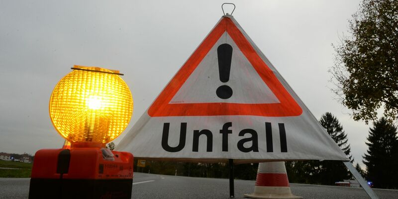 Ein Unfall ereignete sich bei Wörgl. - Foto: Patrick Seeger/dpa