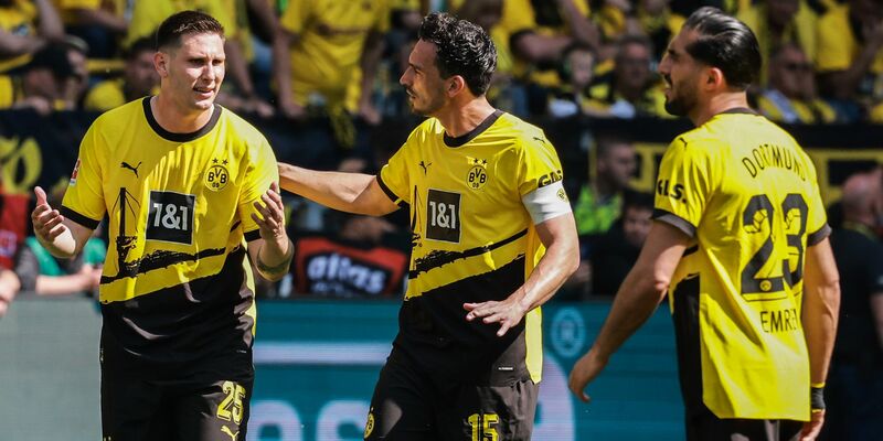 Meisterschaft verspielt: Borussia Dortmunds Mats Hummels nach dem 2:2-Remis gegen Mainz. - Foto: Christian Charisius/dpa