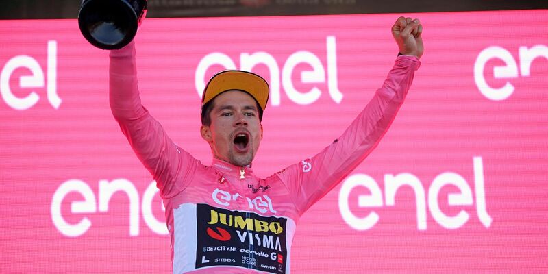Der Slowene Primoz Roglic übernahm beim Giro das Rosa Trikot. - Foto: Fabio Ferrari/LaPresse/AP/dpa