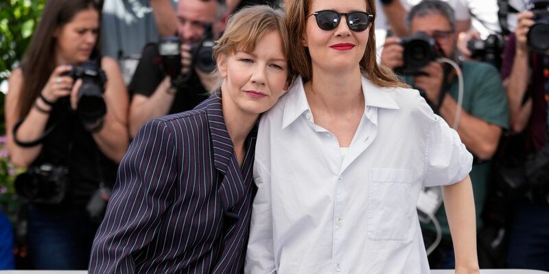 Sandra Hüller (l), Schauspielerin aus Deutschland, und Justine Triet, Regisseurin aus Frankreich. - Foto: Scott Garfitt/Invision/AP/dpa