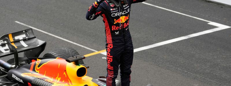 Max Verstappen feierte den zehnten Grand-Prix-Erfolg nacheinander. - Foto: Luca Bruno/AP