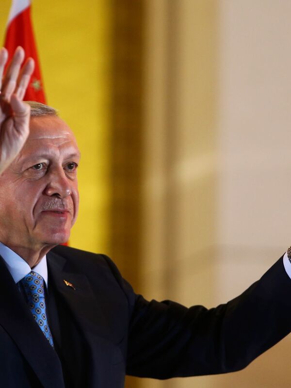 Wie Lange Ist Erdogan Noch An Der Macht Erdogan wurde nach 20 Jahren an der Macht für weitere fünf Jahre gewählt.