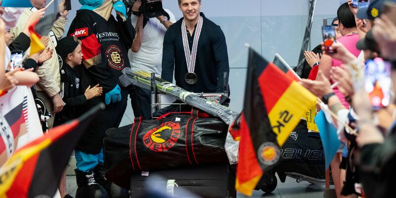 Domik Kahun bei der Ankunft am Flughafen München. - Foto: Sven Hoppe/dpa