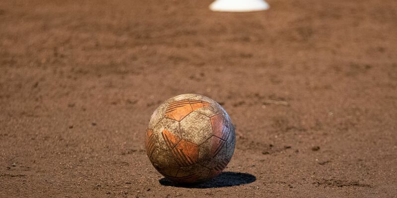 Nach einem Jugend-Fußballturnier ist es zu einer Schlägerei gekommen. - Foto: Friso Gentsch/dpa/Symbolbild