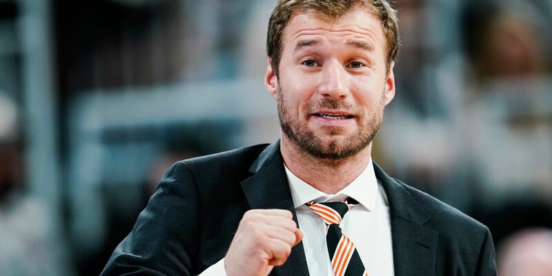 Ulms Trainer Anton Gavel warnt vor zu viel Euphorie. - Foto: Uwe Anspach/dpa